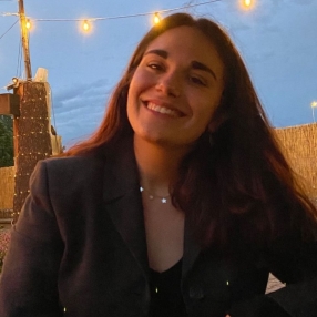 Sara, Babysitter a Formigine