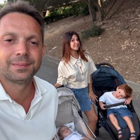 Noemi, Famiglia a San Nicola La Strada
