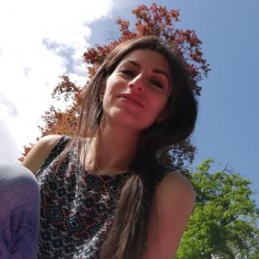 Giuli, Babysitter a Caltanissetta