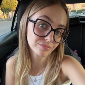 Chiara, Babysitter a Busca