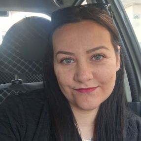 SONYA, Babysitter a Trecastagni