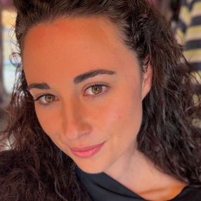 Chiara, Babysitter a Capannoli