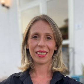 Maria Alma, Babysitter a Arzachena