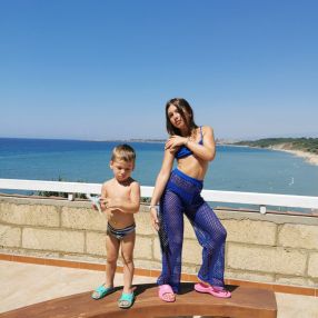 Eleonora, Famiglia a San Nicola La Strada