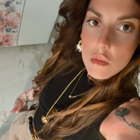 Anna, Famiglia a Napoli