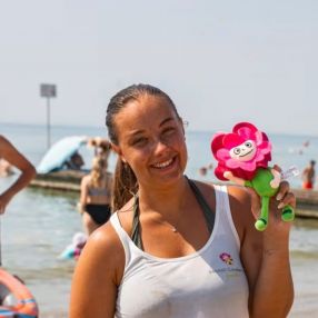 Jasmin, Babysitter a Istrana