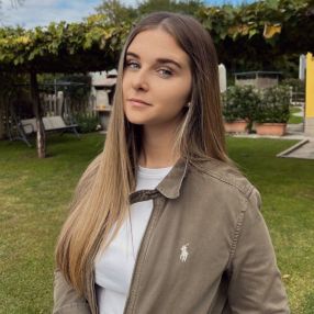 Sara, Babysitter a Nervesa della Battaglia