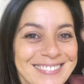 Dora, Babysitter a Aversa