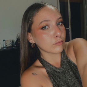 Sofia, Babysitter a Noto