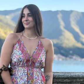 Angelica, Babysitter a Mandello del Lario