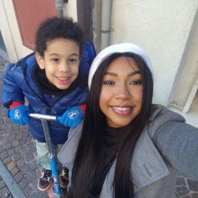 Gabriela Mercedes, Family in Busca