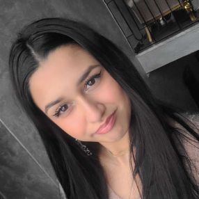Hira, Babysitter a Peseggia