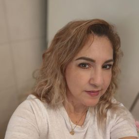Lucila Aurora, Babysitter in Tavazzano con Villavesco