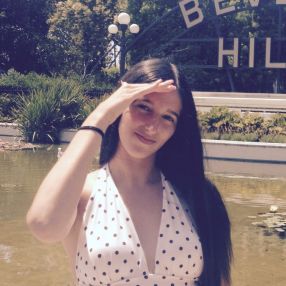 Sofia, Babysitter a Auzate
