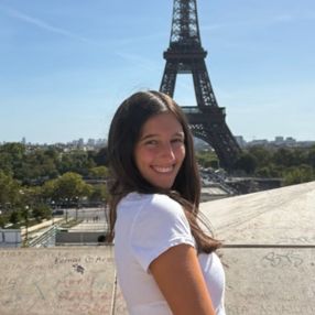 Sofia, Babysitter a Auzate