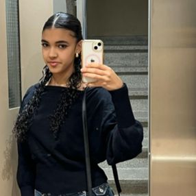 Aya, Babysitter a Grottazzolina
