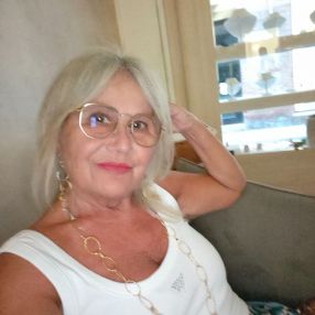 Laura, Babysitter a Santa Maria Nuova