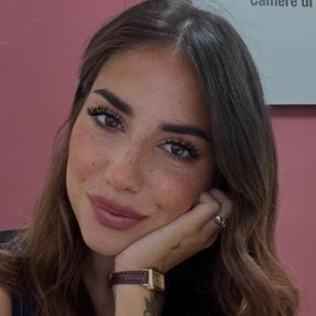 Virginia, Babysitter in Latina