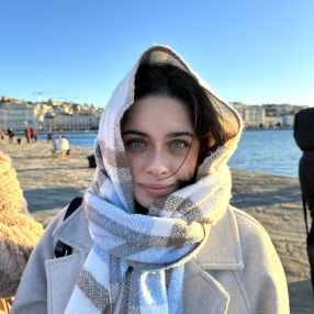 Veronica, Babysitter a Ente di decentramento regionale di Udine