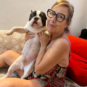 Anna, Babysitter a Casa Santa