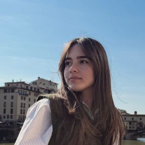 Aurora, Babysitter a Battaglia Terme