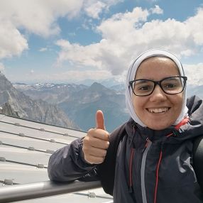 Iman, Babysitter a Induno Olona