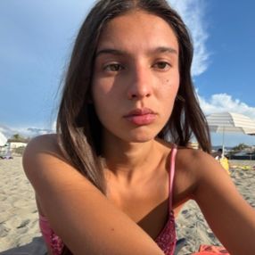 Zoe, Babysitter a Casciago