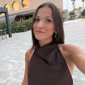 Mariagiulia, Babysitter a Pieve di Cento
