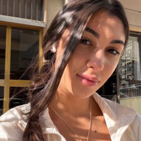 Giusy, Babysitter a Firenze