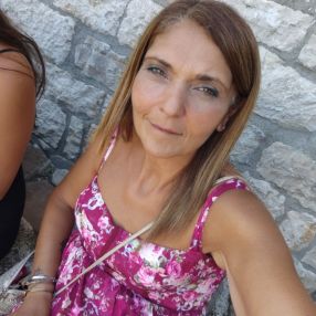 Flora, Babysitter in Casalnuovo di Napoli