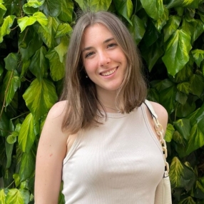 Giada, Babysitter a Provincia di Biella