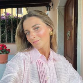 Carlotta, Babysitter a Carrara