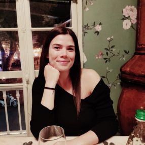 Giulia, Babysitter a Cento