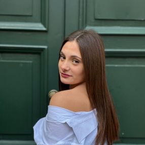 Carola, Babysitter in Canzo