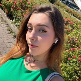 Giulia, Babysitter in Origgio
