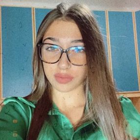 Jasmine, Babysitter in Monteiasi