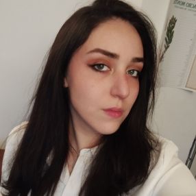 Aurora, Babysitter in Romagnano Sesia