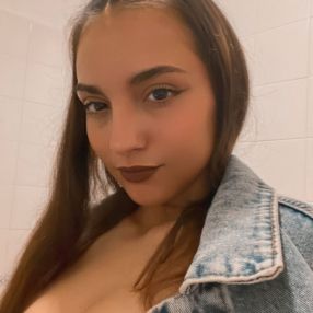 Aurora, Babysitter a Oliena