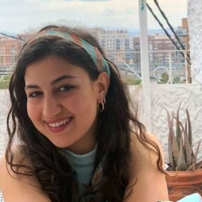 Erika, Babysitter a Barcellona Pozzo di Gotto
