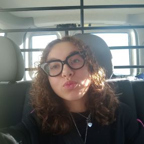 Ele, Babysitter a Castelfidardo