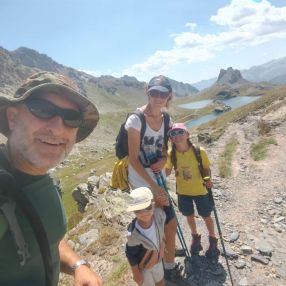 Isabella, Famiglia a Cuneo