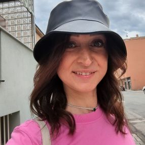 Elisa, Babysitter a Casteggio