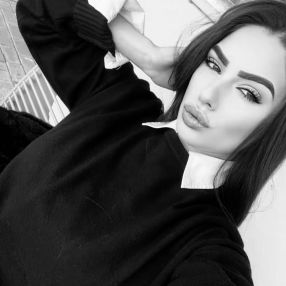 Alessia, Babysitter a Landi-pedica