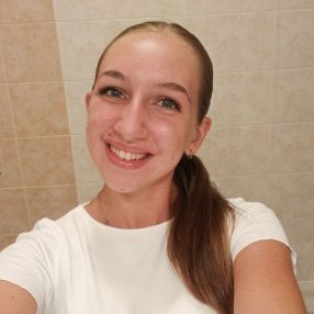 Elisa, Babysitter a Provincia di Novara