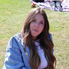 Arianna, Babysitter a Predaia