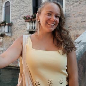 Edina, Babysitter a Venezia