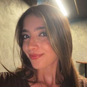 Alessia, Babysitter a Ragusa