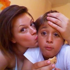 Manola, Babysitter a Ciampino