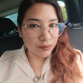 Jacqueline, Babysitter in Provincia di Pavia