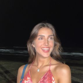 Alice, Babysitter in Rosà